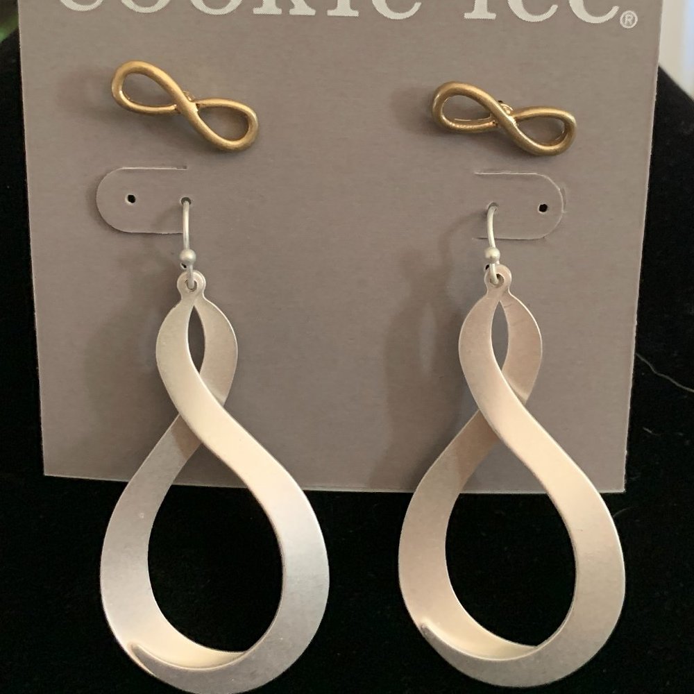 Set of 2 Earrings